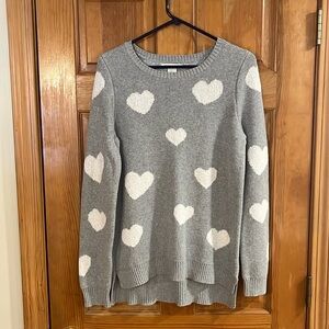 Christian Siriano  women’s crew neck gray with white hearts sweater size large.
